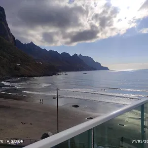 ocean-front-la-maresia-holiday-2-apartments.tenerifehoteles.net/